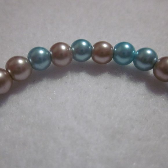 Aqua and Beige Stretch Bracelet. - Picture 3 of 6